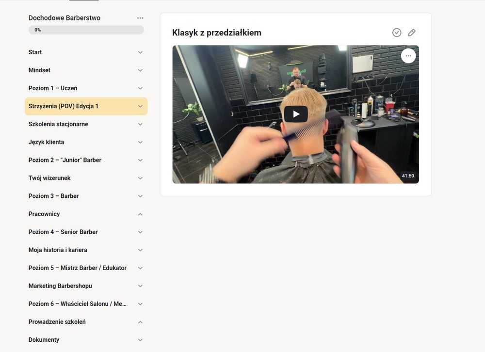 Platforma online — lekcja „Klasyk z przedziałkiem”